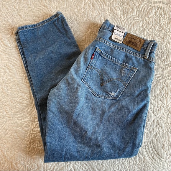 Levi's Denim - NWT Levi’s Boyfriend fit slim jean size 8